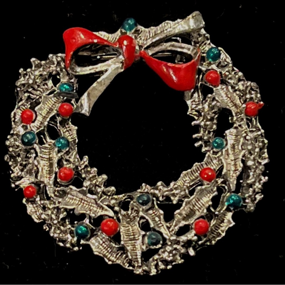 Gerry’s Silver Tone Christmas Wreath Brooch with Red and Green Accents